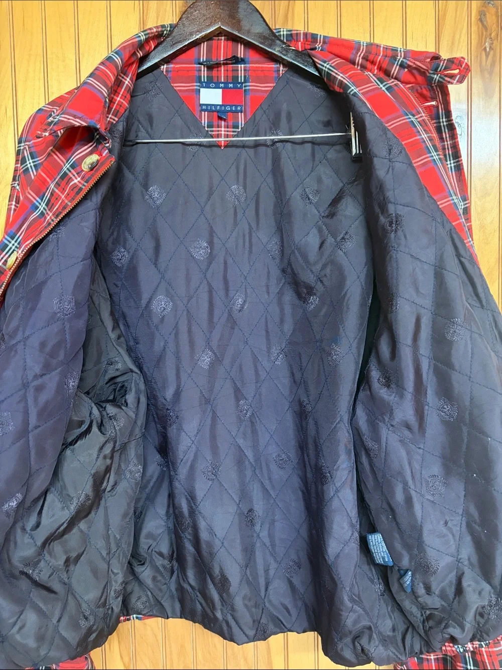 Tommy Hilfiger Men’s VTG 90s/Y2K Red Tartan Plaid Quilt-Lined Shirt Jacket. L/G